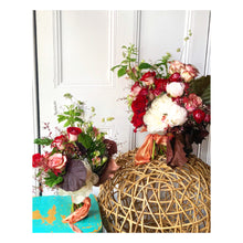 Load image into Gallery viewer, bouquet
